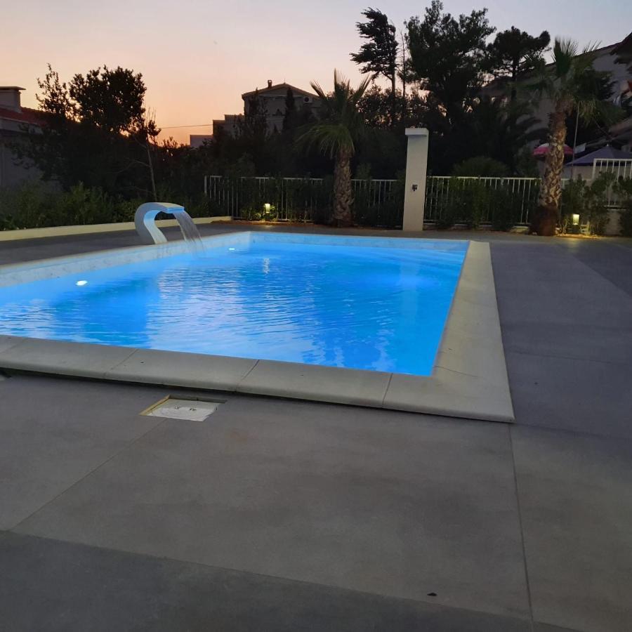 Villa Aquamarine Apartments Novaglia Esterno foto