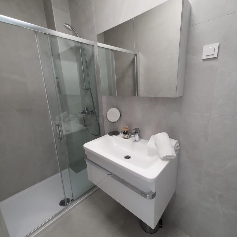 Villa Aquamarine Apartments Novaglia Esterno foto