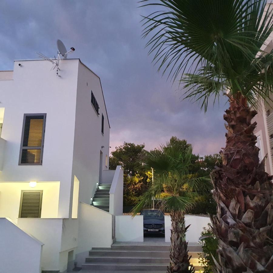 Villa Aquamarine Apartments Novaglia Esterno foto