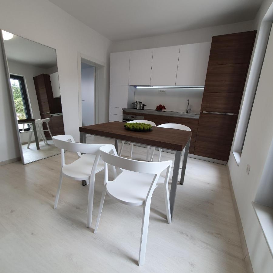 Villa Aquamarine Apartments Novaglia Esterno foto