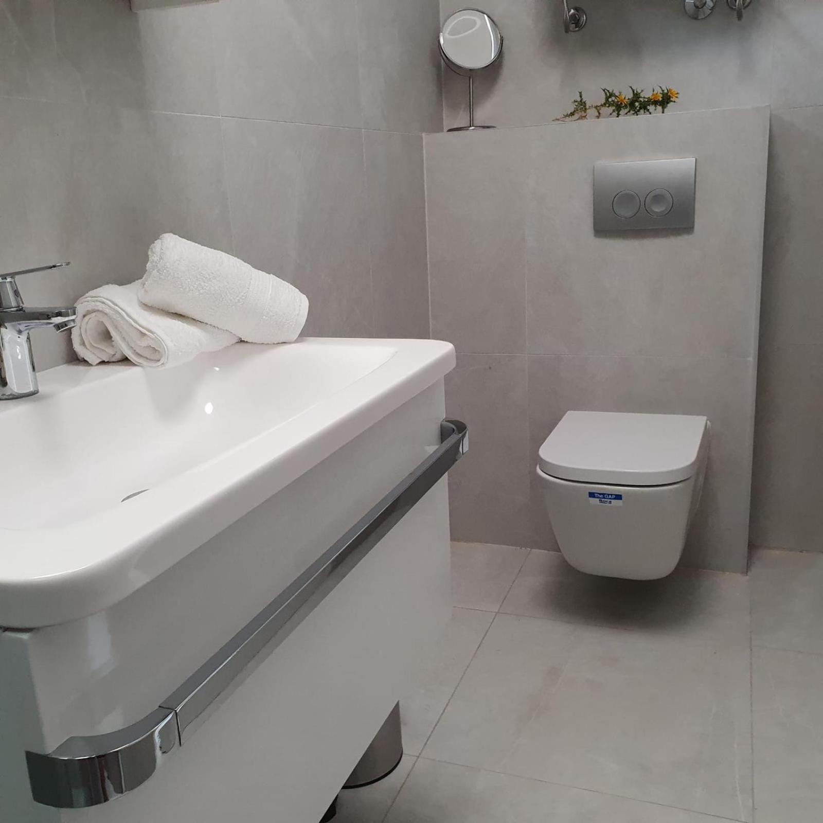 Villa Aquamarine Apartments Novaglia Esterno foto